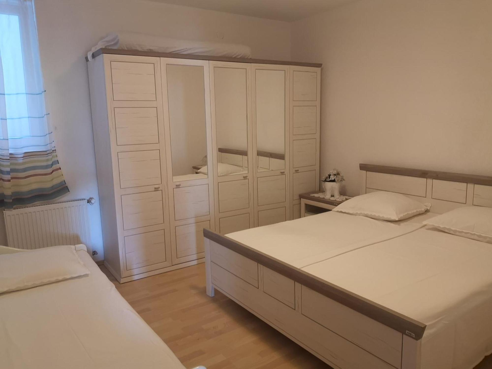 Apartments Galic Omis Room photo